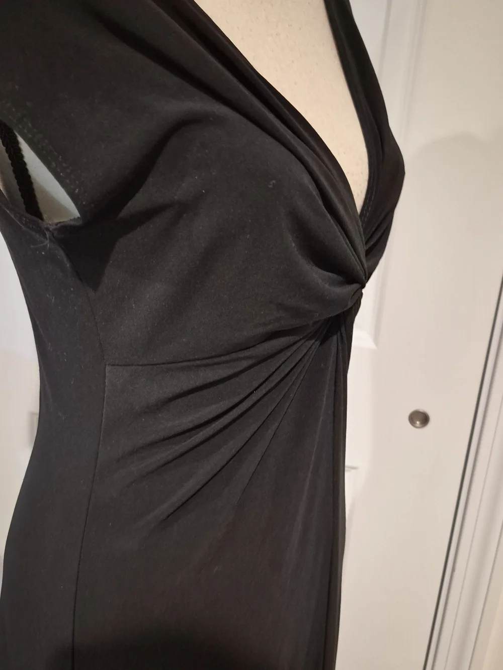Onyx Nite Black Deep V-Neckline Maxi Dress w/Rutched Waist and Sleek Silhoulette - Picture 3 of 6